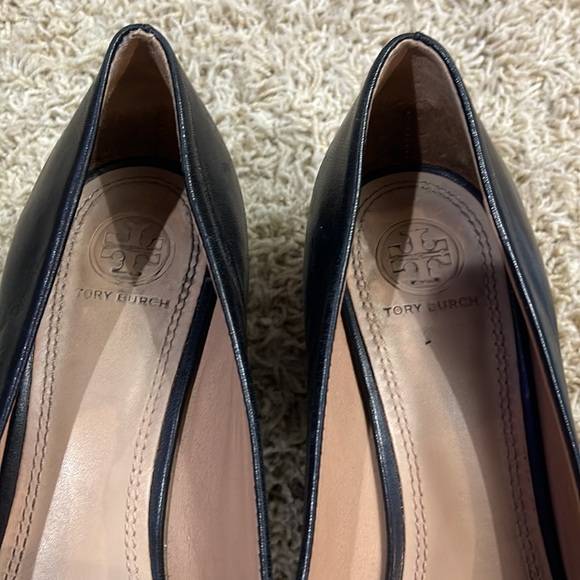 Tory Burch leather peep toe wedge 8.5. - Picture 4 of 5